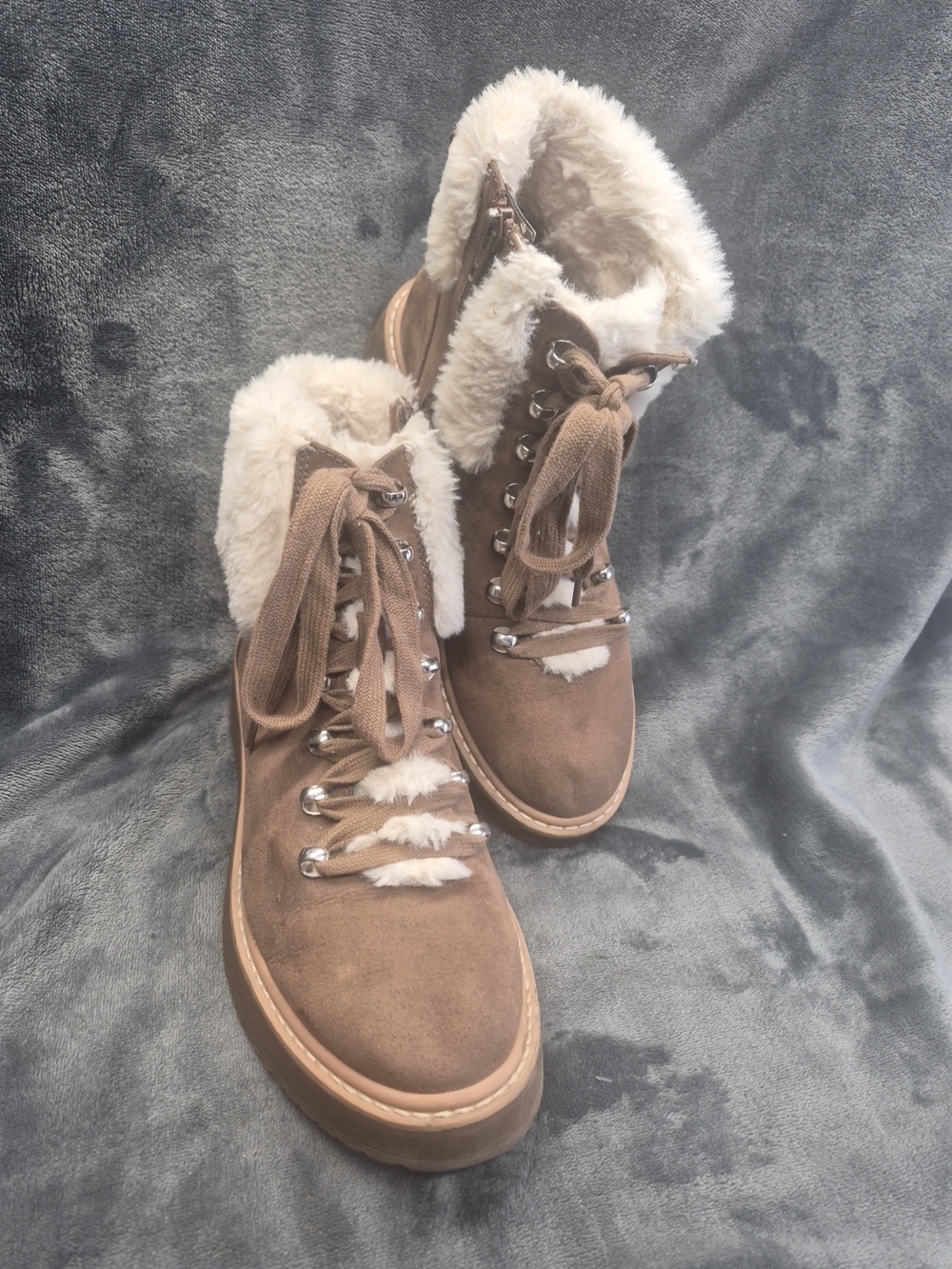 Madden NYC Boots Womens 8 Flannel Ankle Hiker Wedge Camel Lace Up Faux Fur